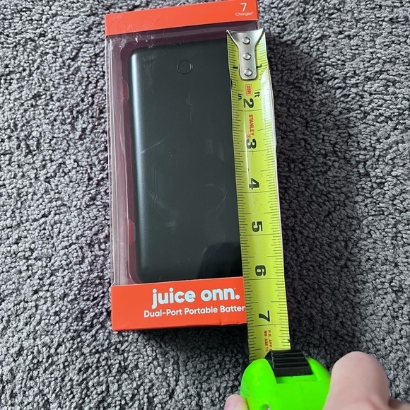 NWT juice onn. Dual-Port Power Delivery Portable Battery, 7x Charge, Black - Picture 7 of 8